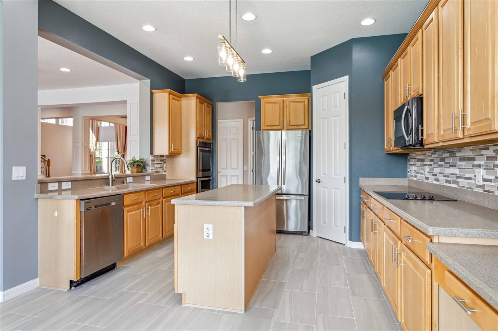 10226 DEERCLIFF DR — photo 6