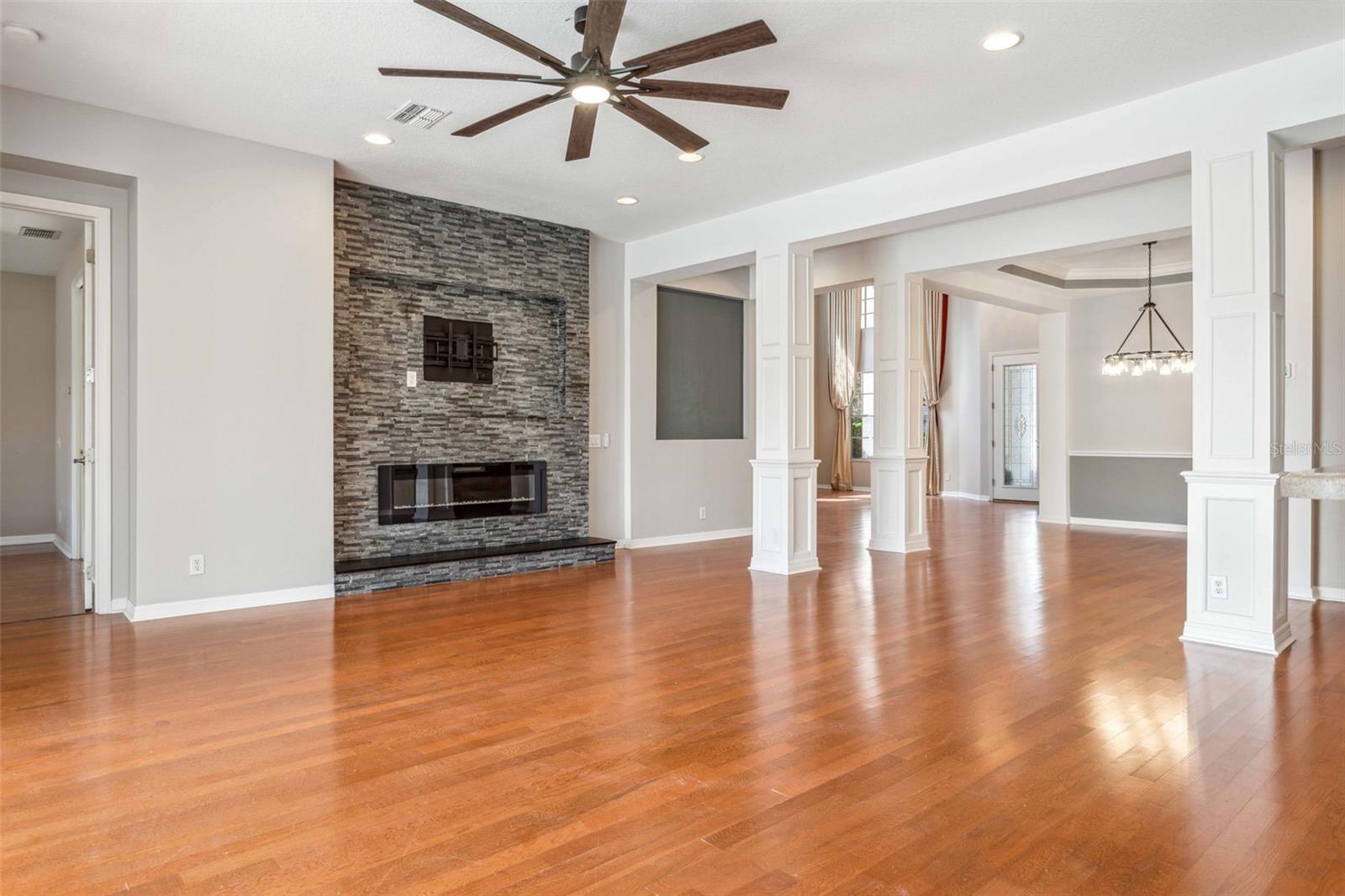 10226 DEERCLIFF DR — photo 4
