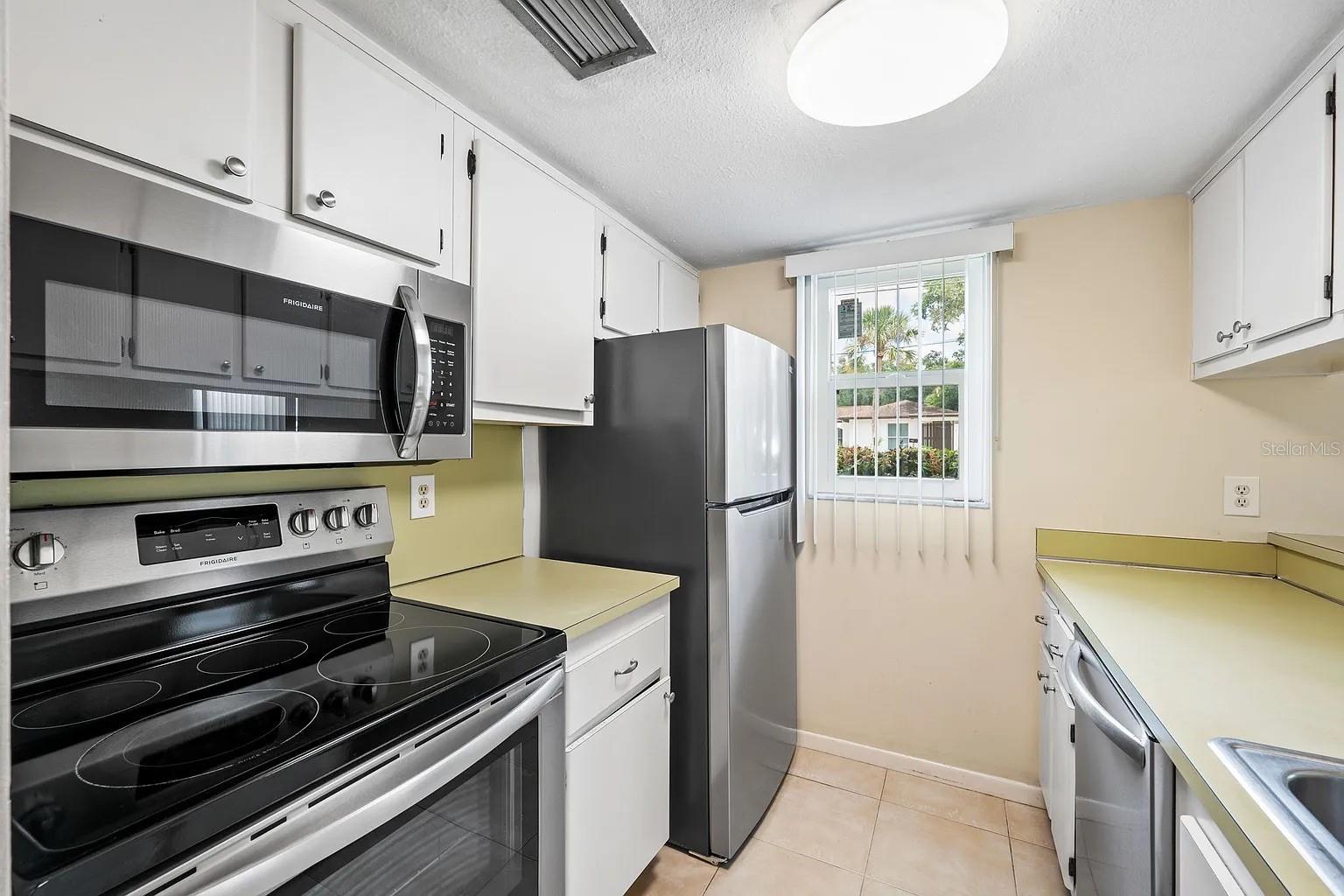2525 W BAY DR #A16 — photo 8