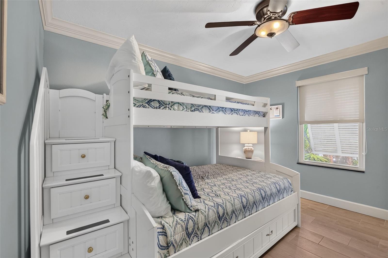 1141 W PEPPERTREE DR #1141 — photo 24