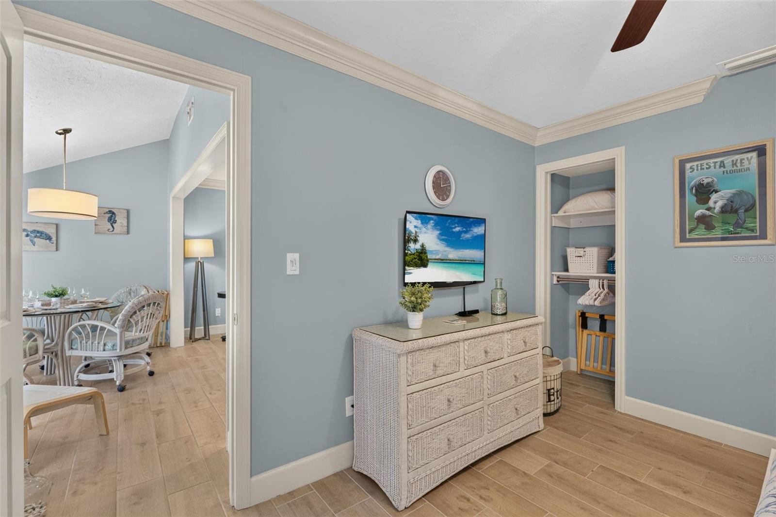 1141 W PEPPERTREE DR #1141 — photo 25