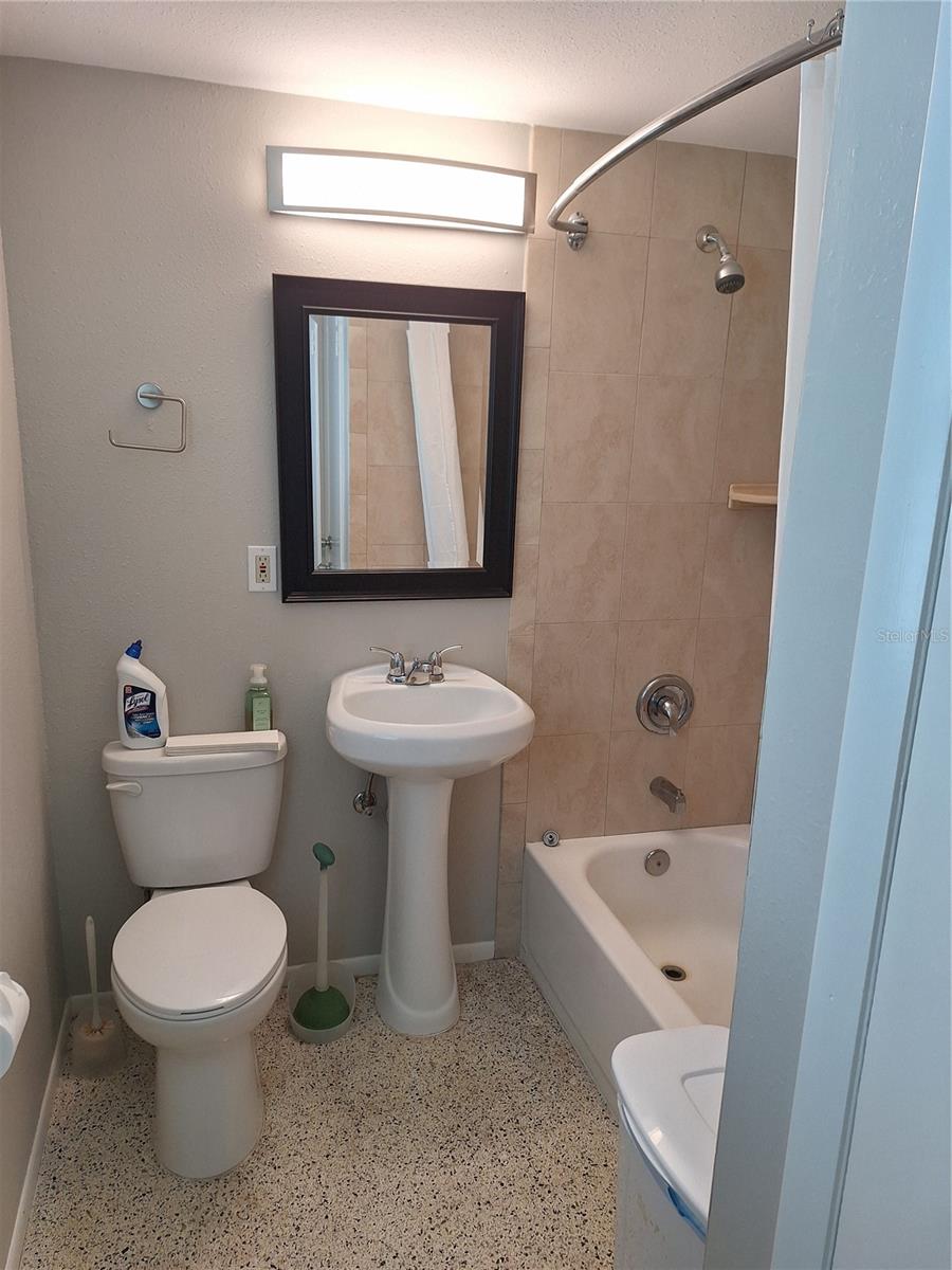 7606 VAN DYKE RD — photo 21