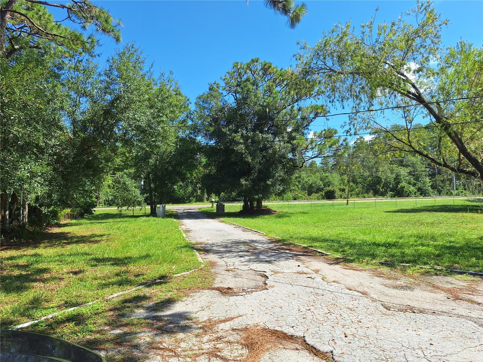 7606 VAN DYKE RD — photo 5