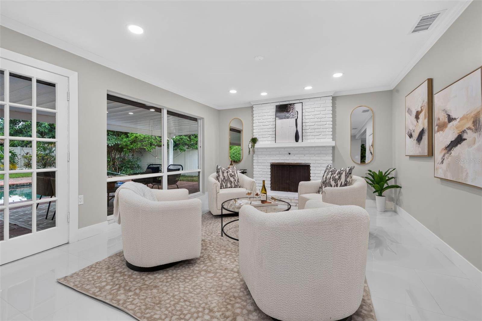 219 MIRAMAR BLVD NE — photo 18