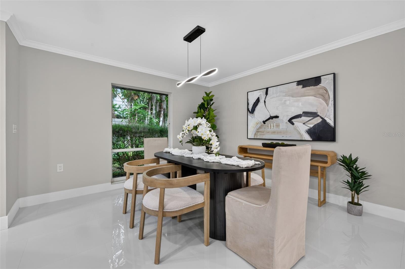 219 MIRAMAR BLVD NE — photo 13