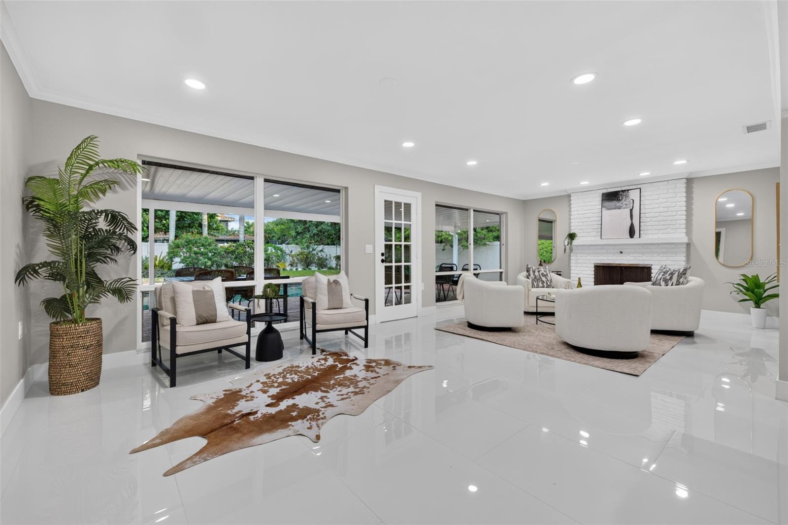 219 MIRAMAR BLVD NE — photo 17