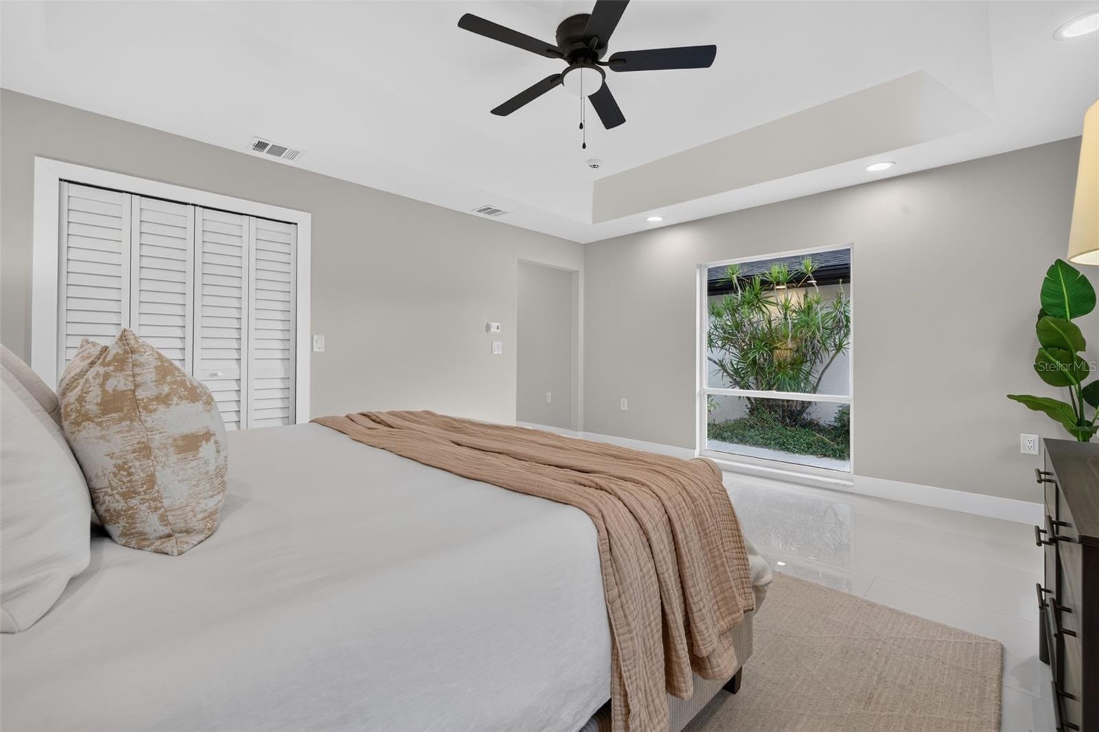 219 MIRAMAR BLVD NE — photo 23