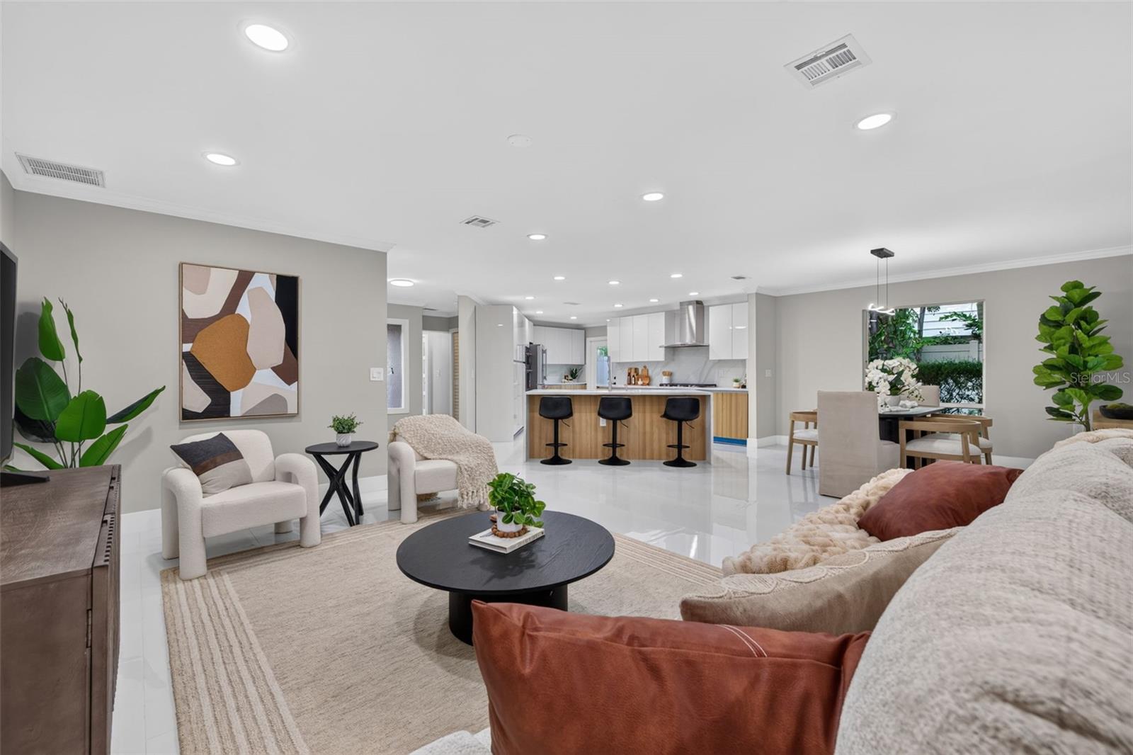 219 MIRAMAR BLVD NE — photo 16