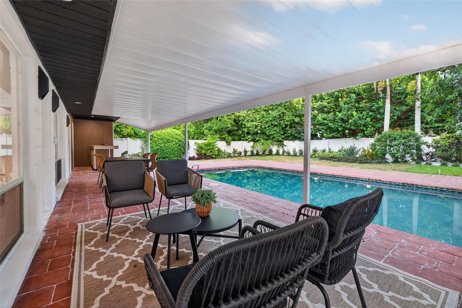 219 MIRAMAR BLVD NE — photo 38