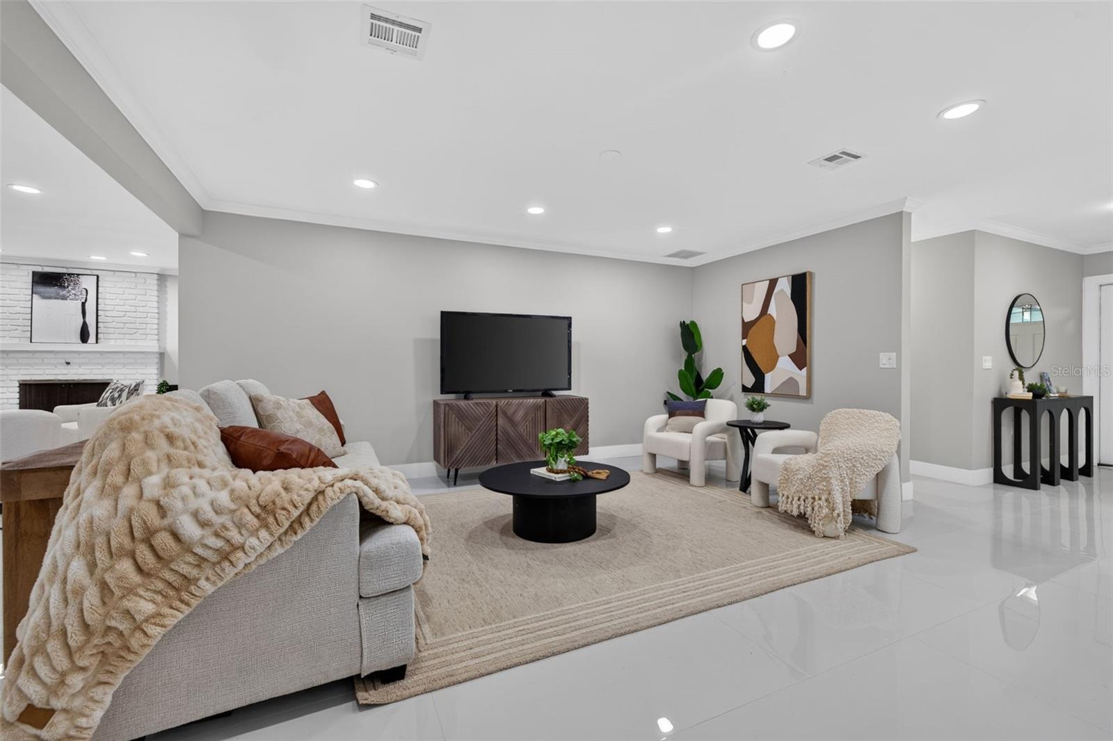 219 MIRAMAR BLVD NE — photo 15