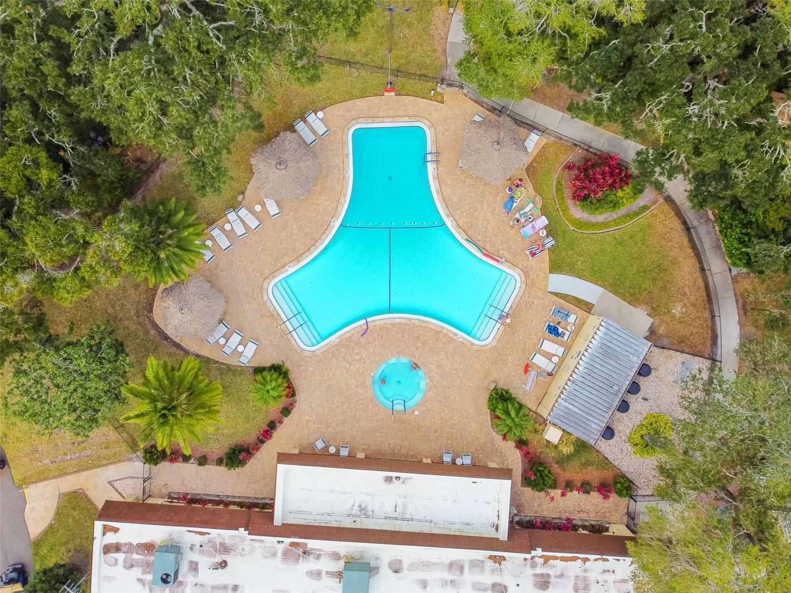 130 CLUBVIEW DR #2 — photo 33