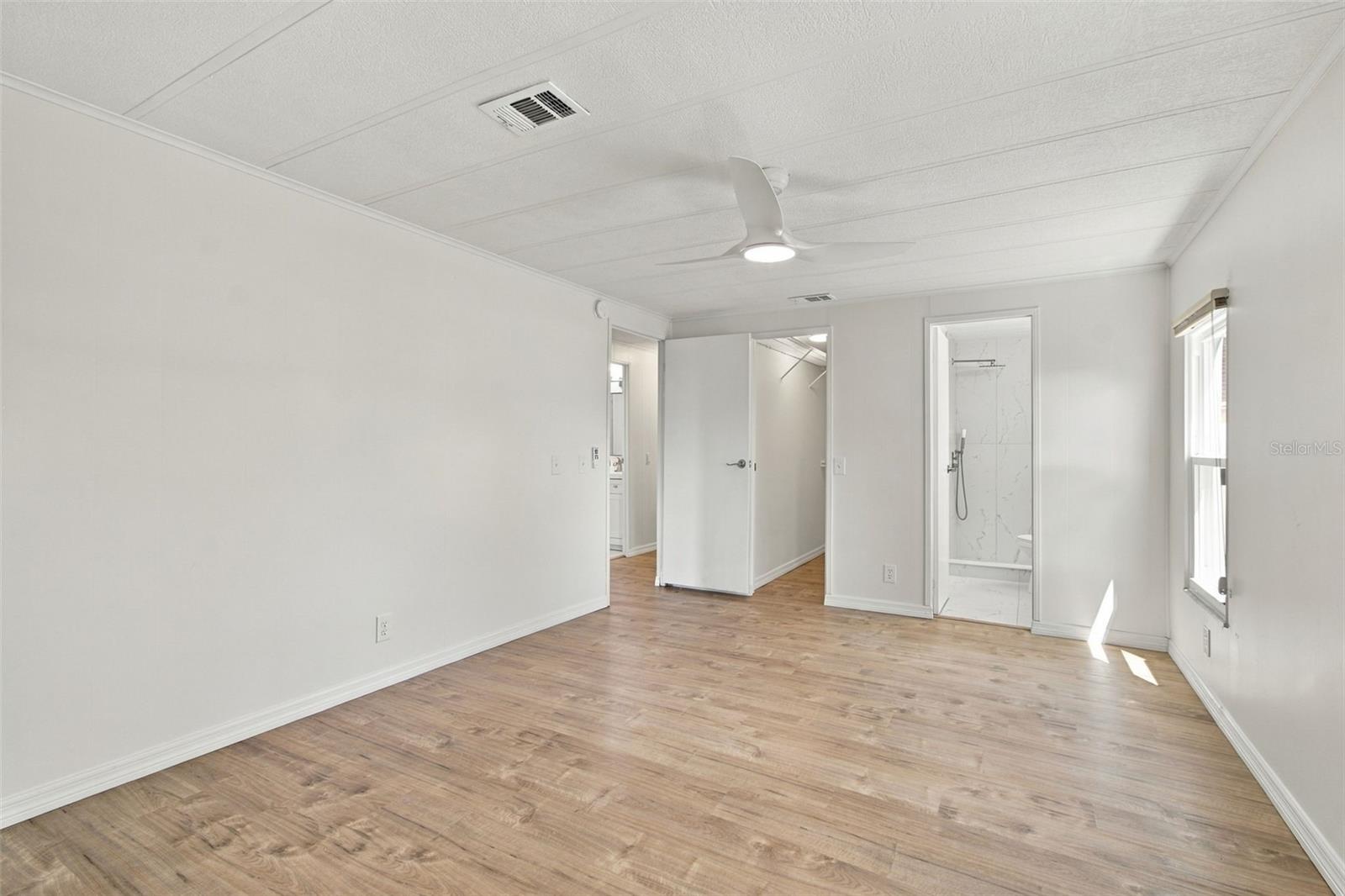 130 CLUBVIEW DR #2 — photo 15