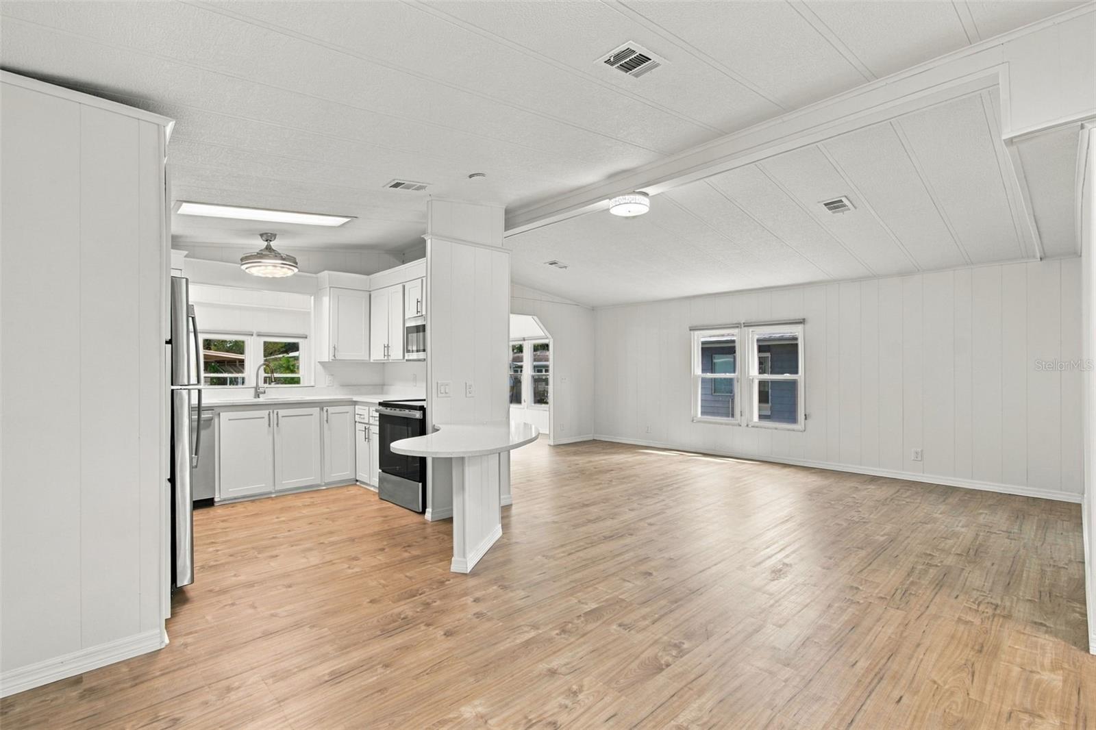 130 CLUBVIEW DR #2 — photo 19