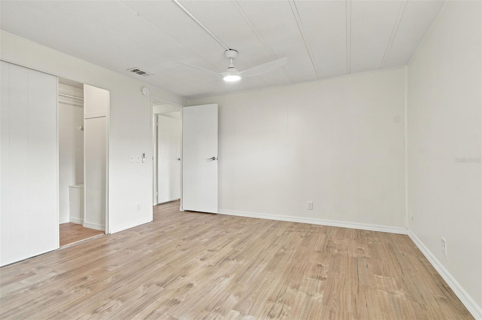 130 CLUBVIEW DR #2 — photo 13