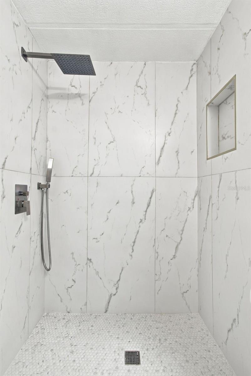 130 CLUBVIEW DR #2 — photo 8