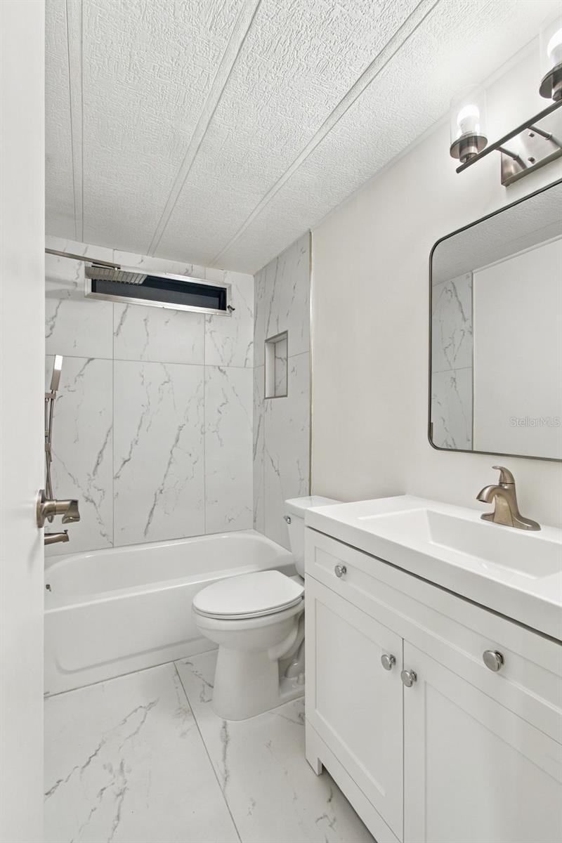 130 CLUBVIEW DR #2 — photo 9