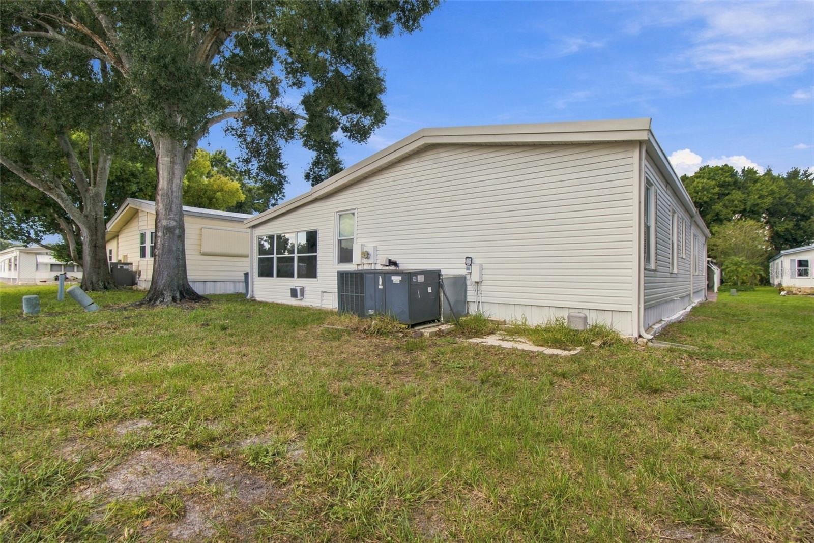 130 CLUBVIEW DR #2 — photo 27