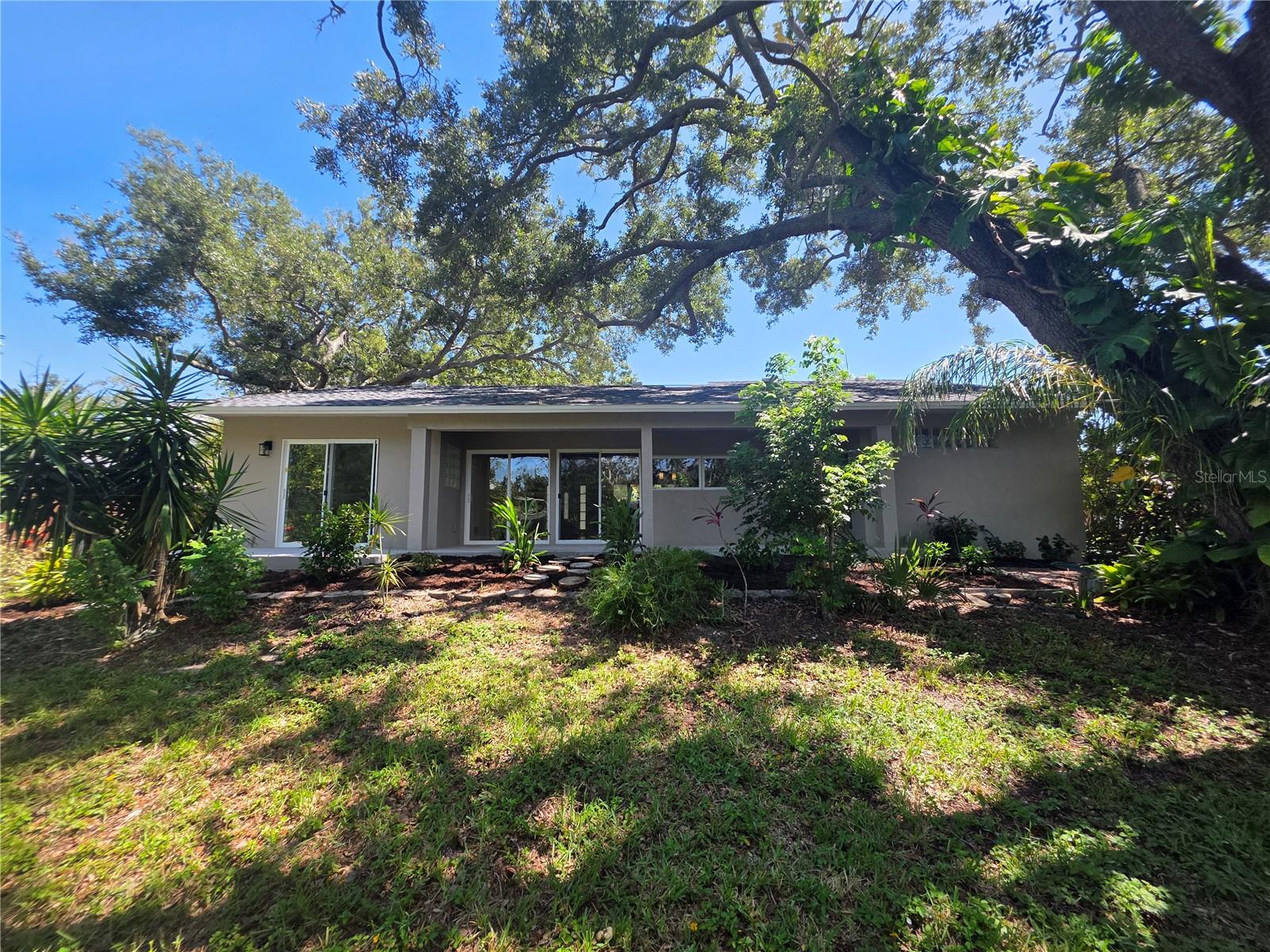 7708 NW 9TH AVE DR — photo 2