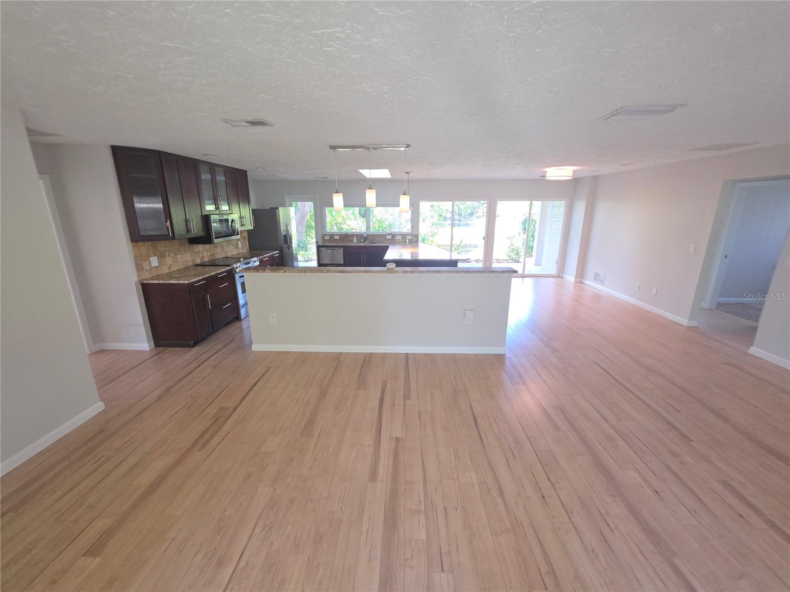 7708 NW 9TH AVE DR — photo 6