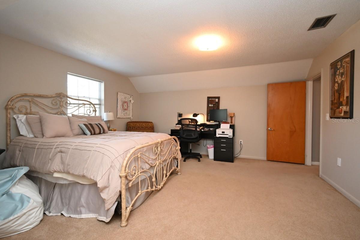 35833 LAKESHORE DR — photo 23