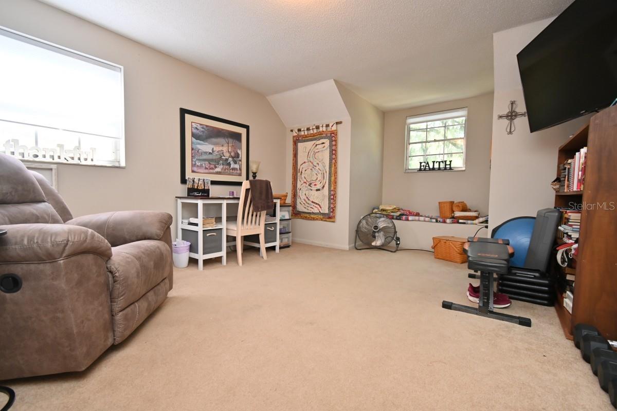 35833 LAKESHORE DR — photo 26