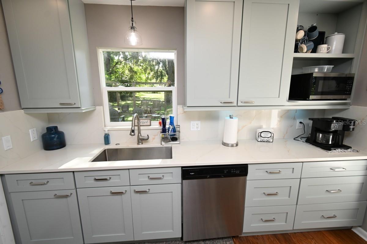 35833 LAKESHORE DR — photo 11