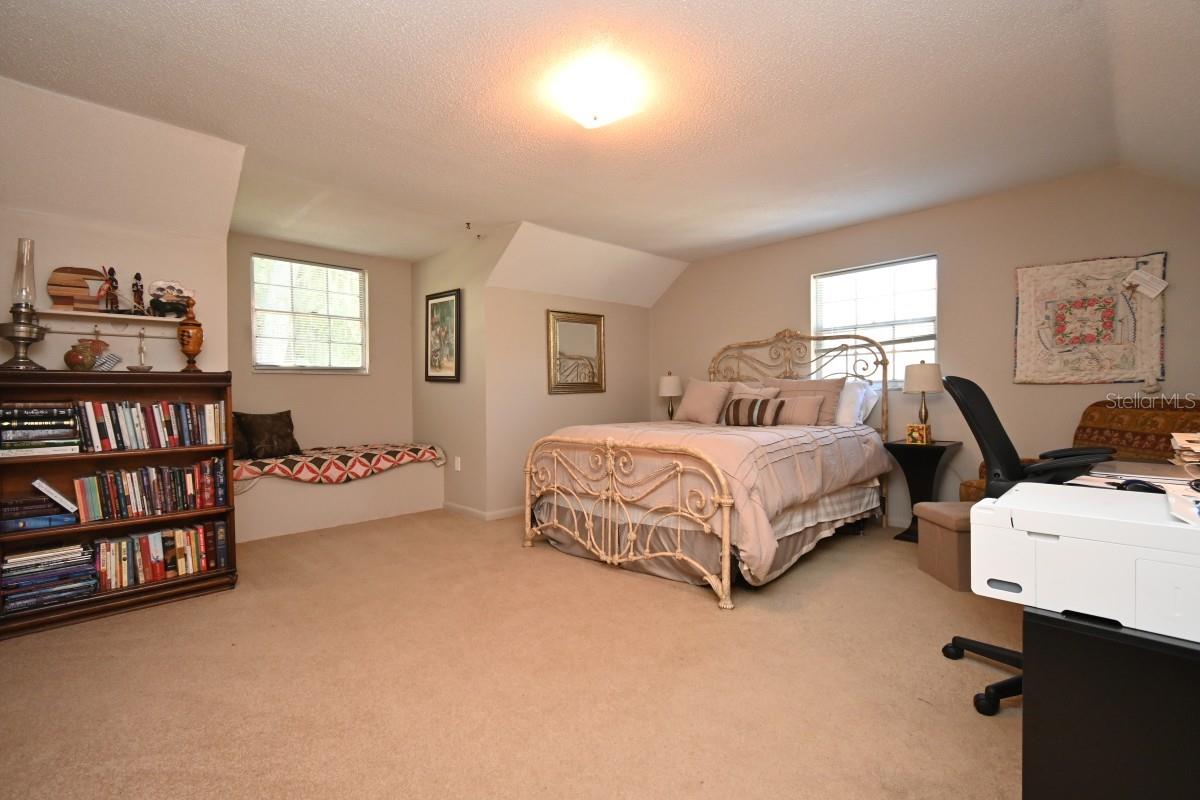 35833 LAKESHORE DR — photo 22