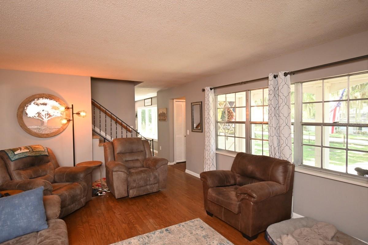 35833 LAKESHORE DR — photo 9