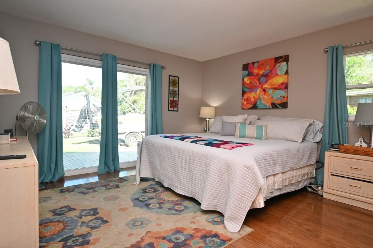 35833 LAKESHORE DR — photo 17