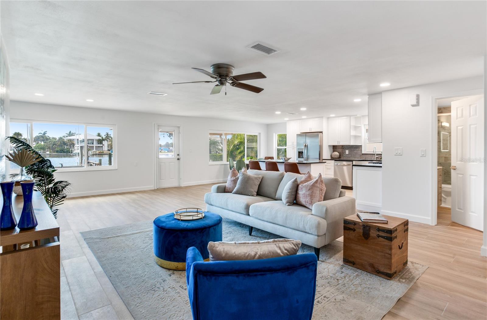 16458 REDINGTON DR — photo 11