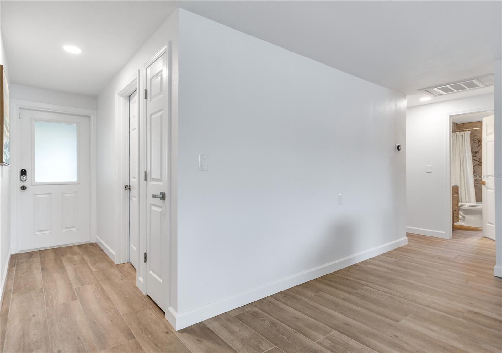16458 REDINGTON DR — photo 34