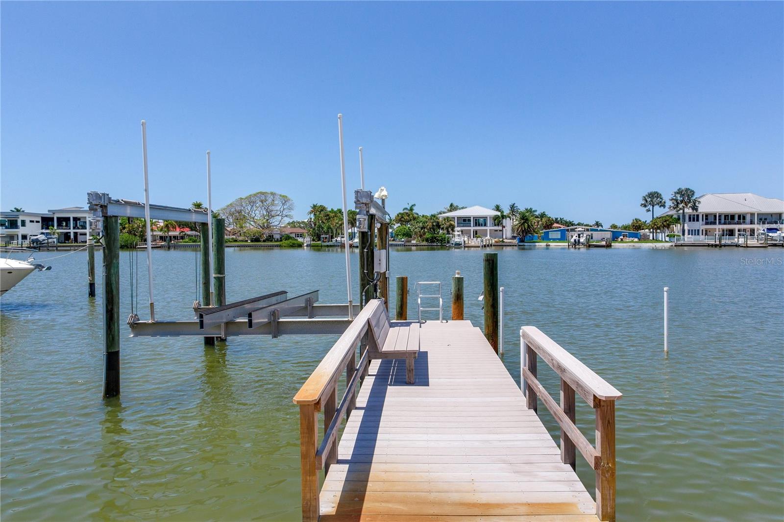 16458 REDINGTON DR — photo 44