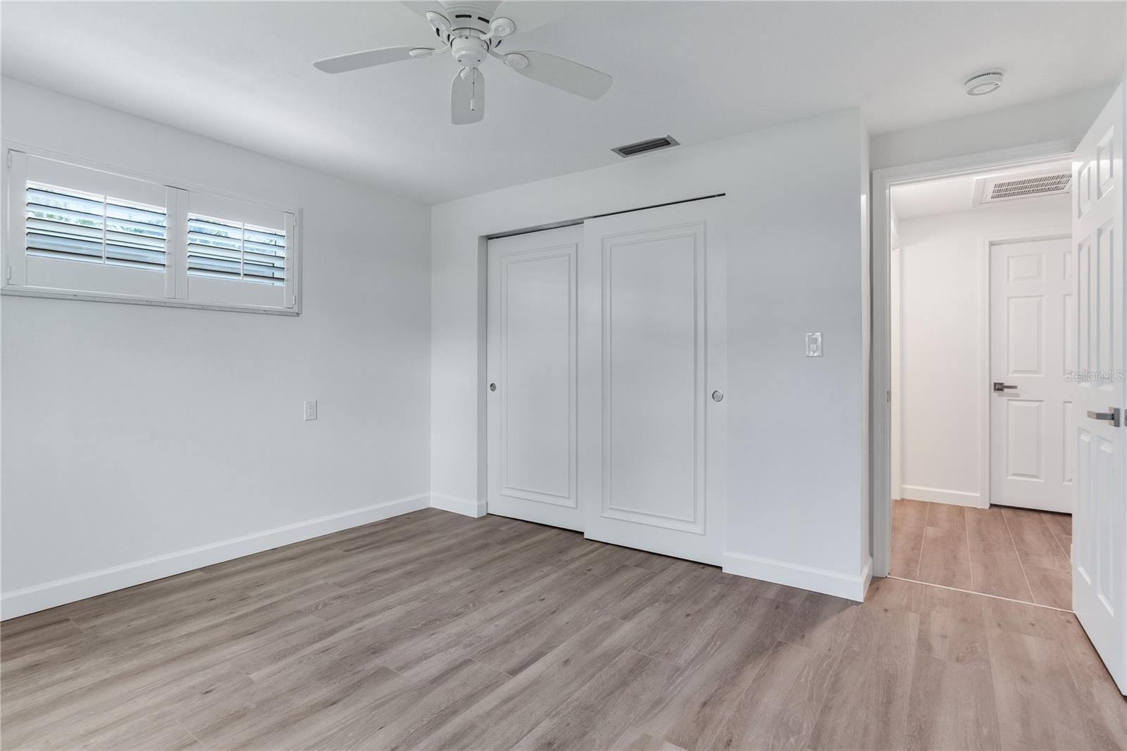 16458 REDINGTON DR — photo 36