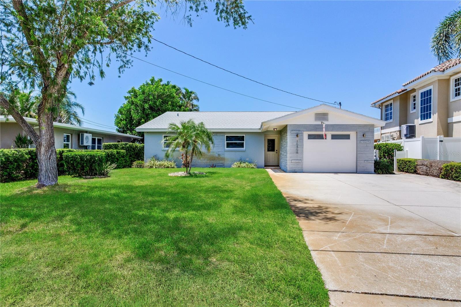 16458 REDINGTON DR — photo 61