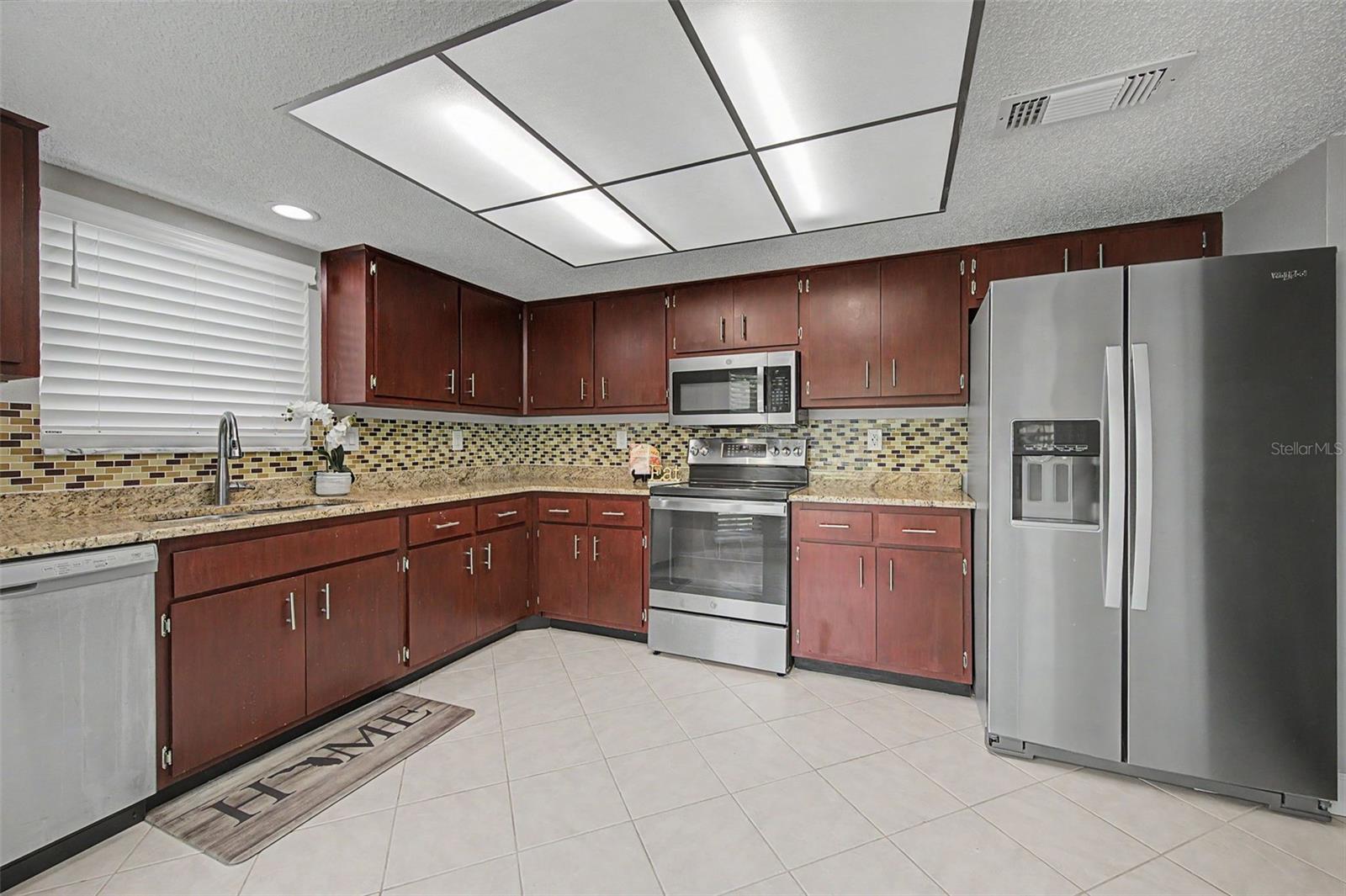 7800 FAIRLAWN DR — photo 14
