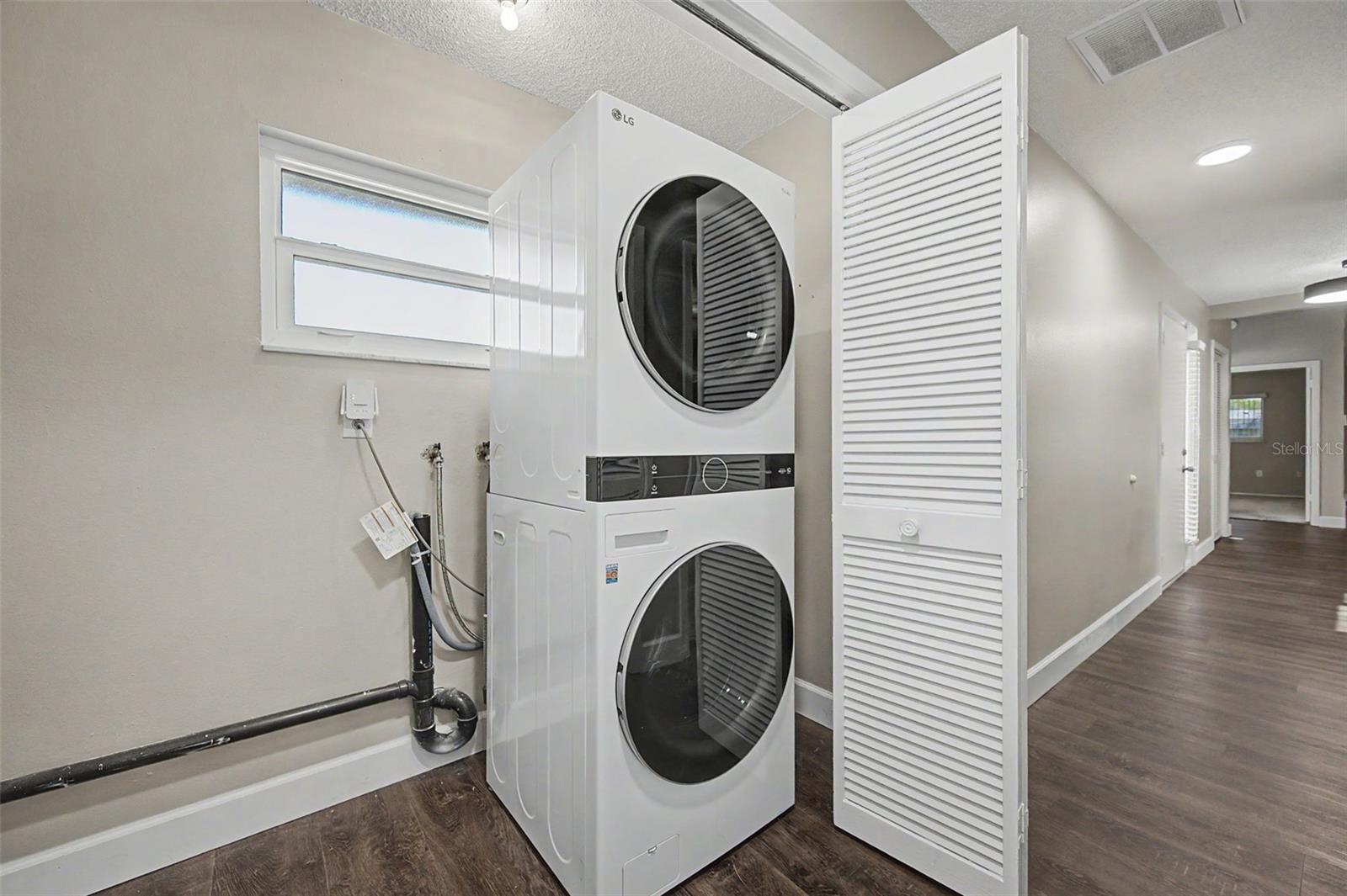 7800 FAIRLAWN DR — photo 25