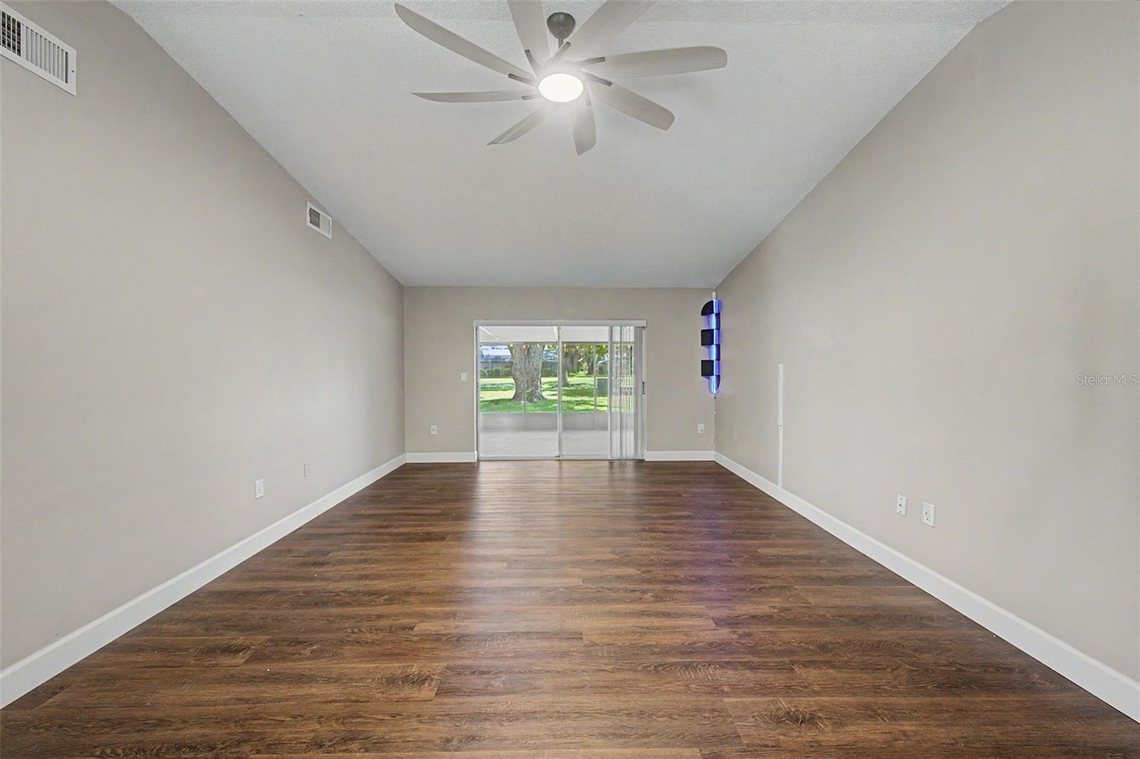 7800 FAIRLAWN DR — photo 11