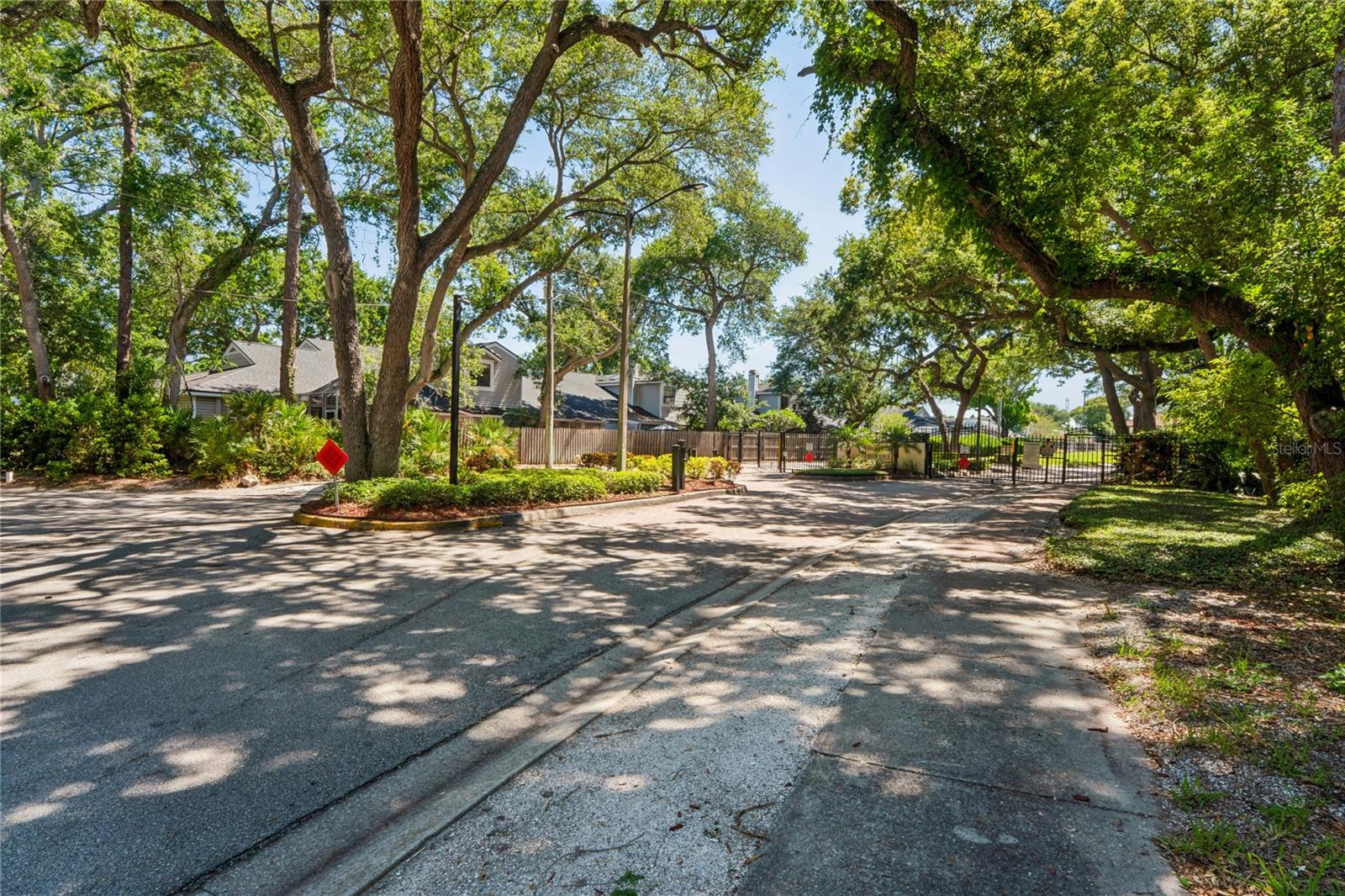 110 HAMMOCK PINE BLVD — photo 32