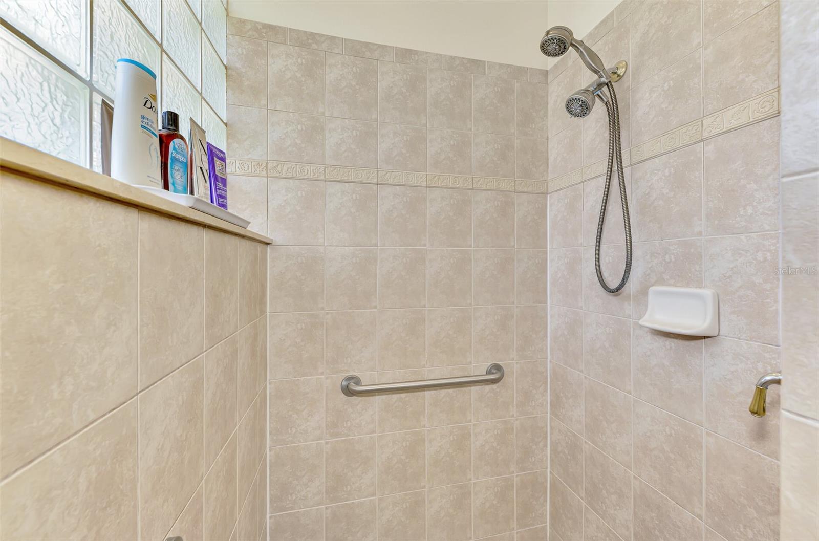 107 WAYFOREST DR — photo 41