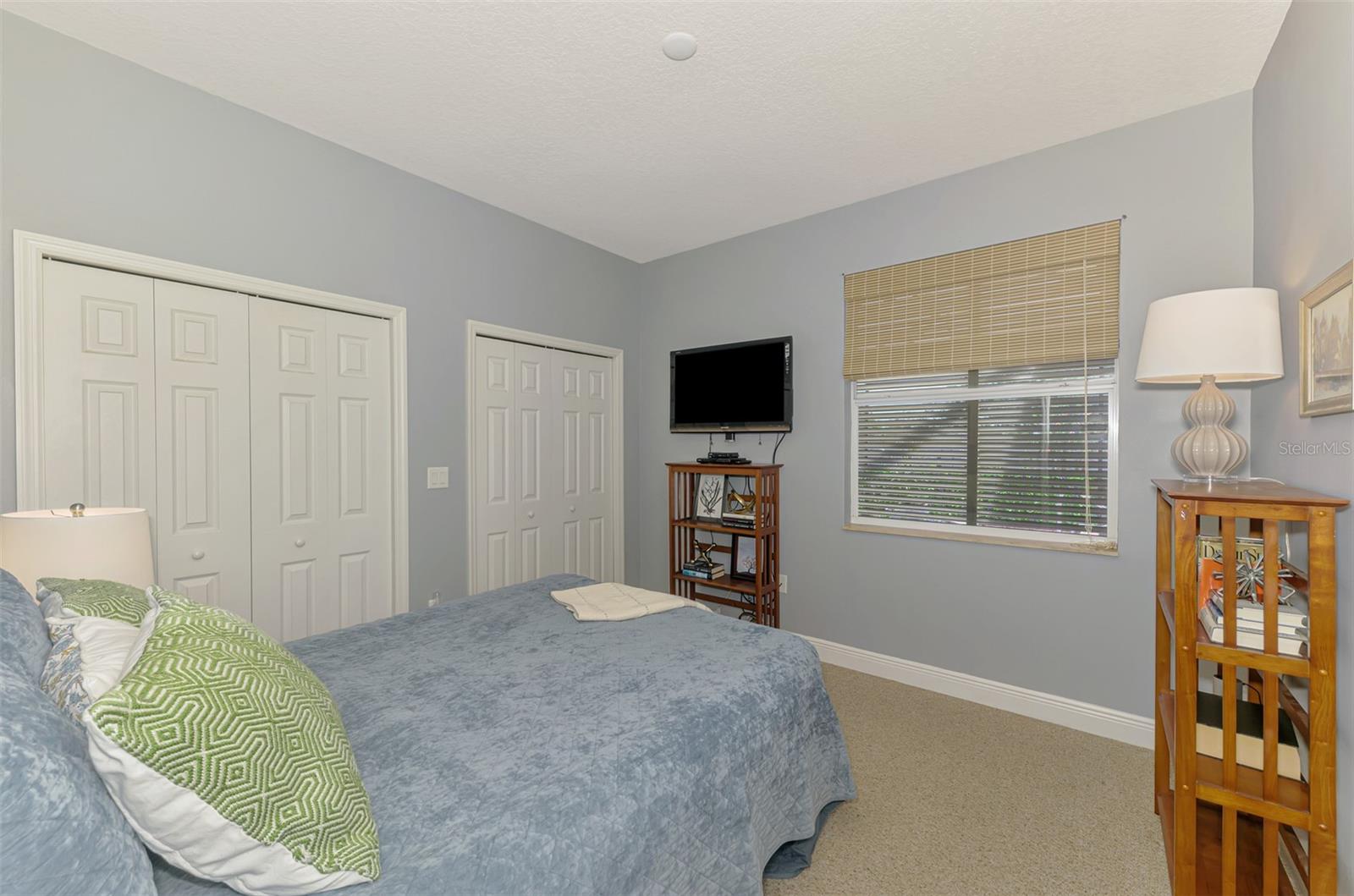 107 WAYFOREST DR — photo 47