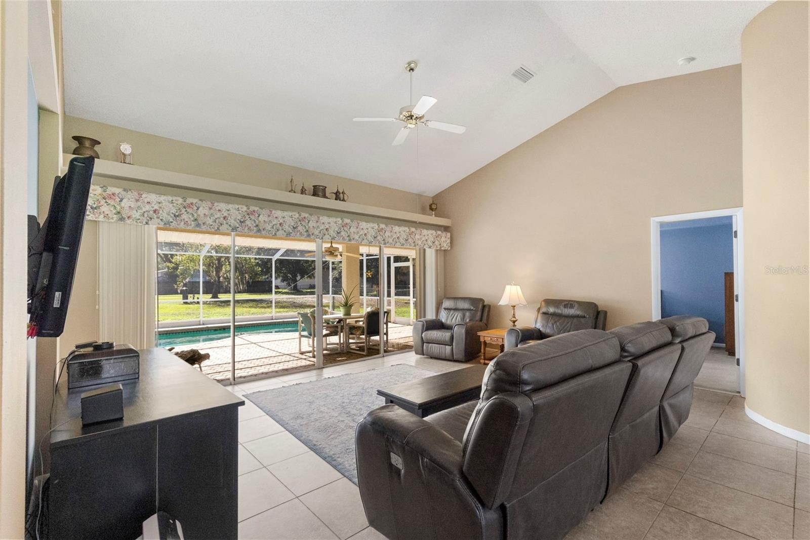 17269 RAINTREE RD — photo 13