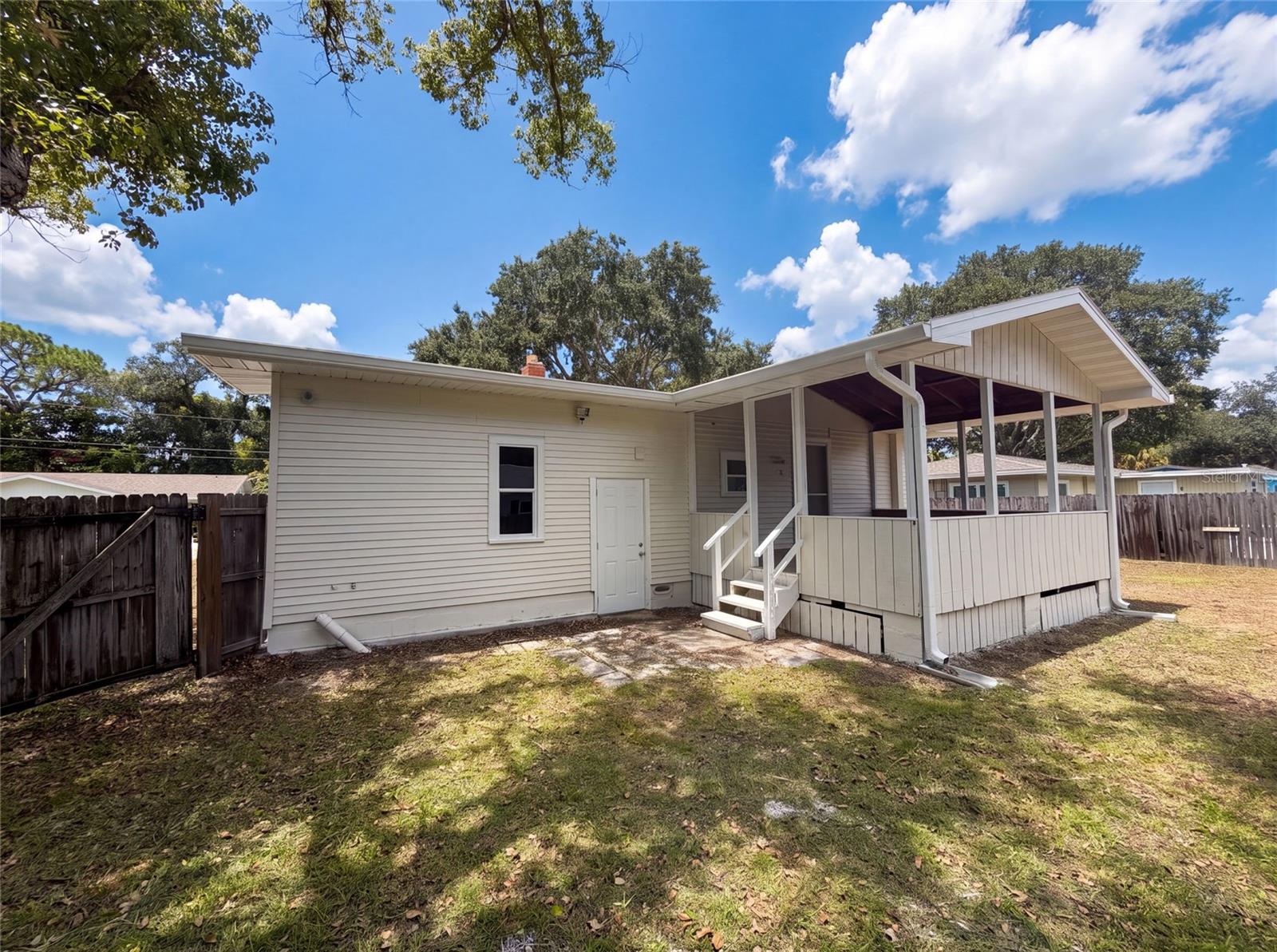 345 ACROPOLIS DR — photo 24
