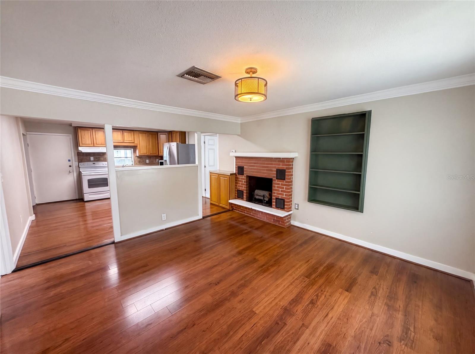 345 ACROPOLIS DR — photo 10