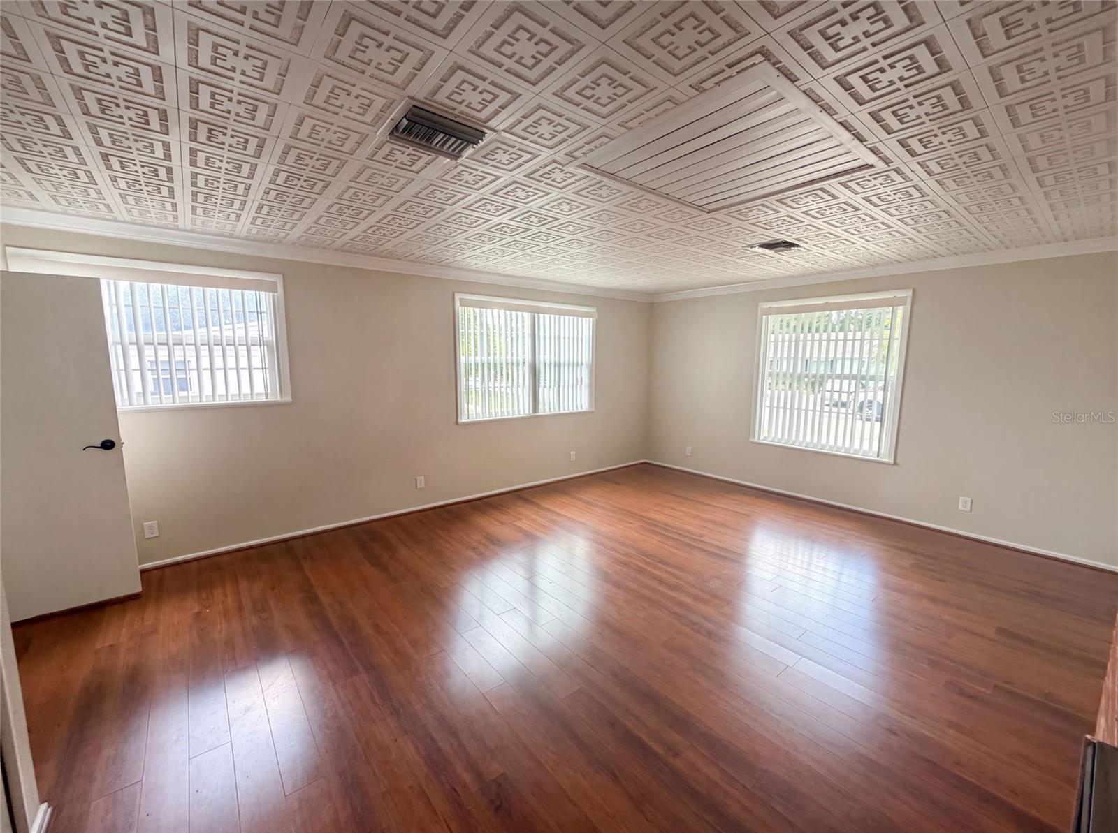 345 ACROPOLIS DR — photo 7