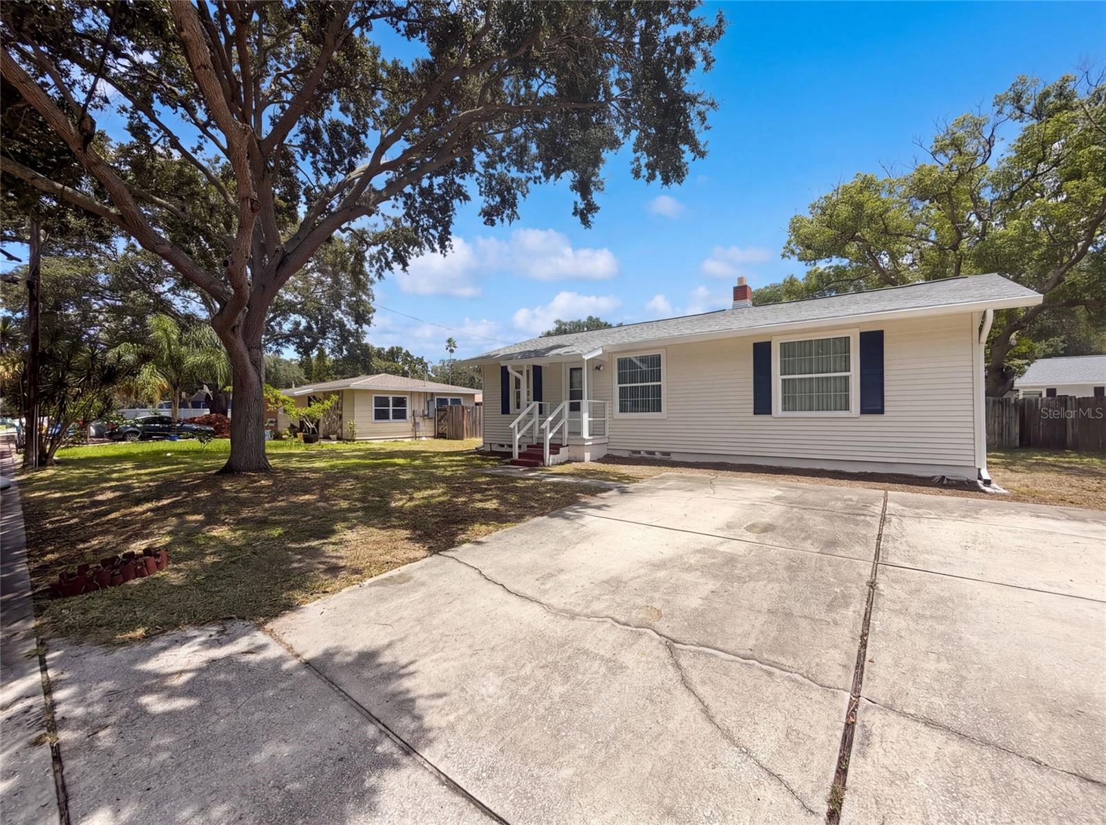 345 ACROPOLIS DR — photo 22