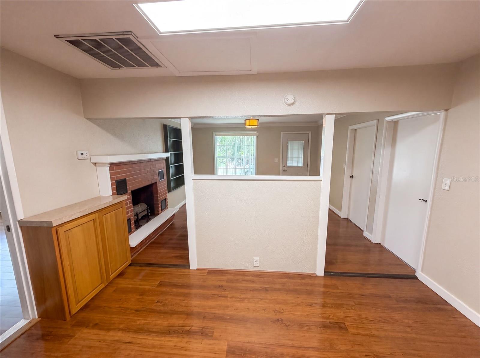345 ACROPOLIS DR — photo 8