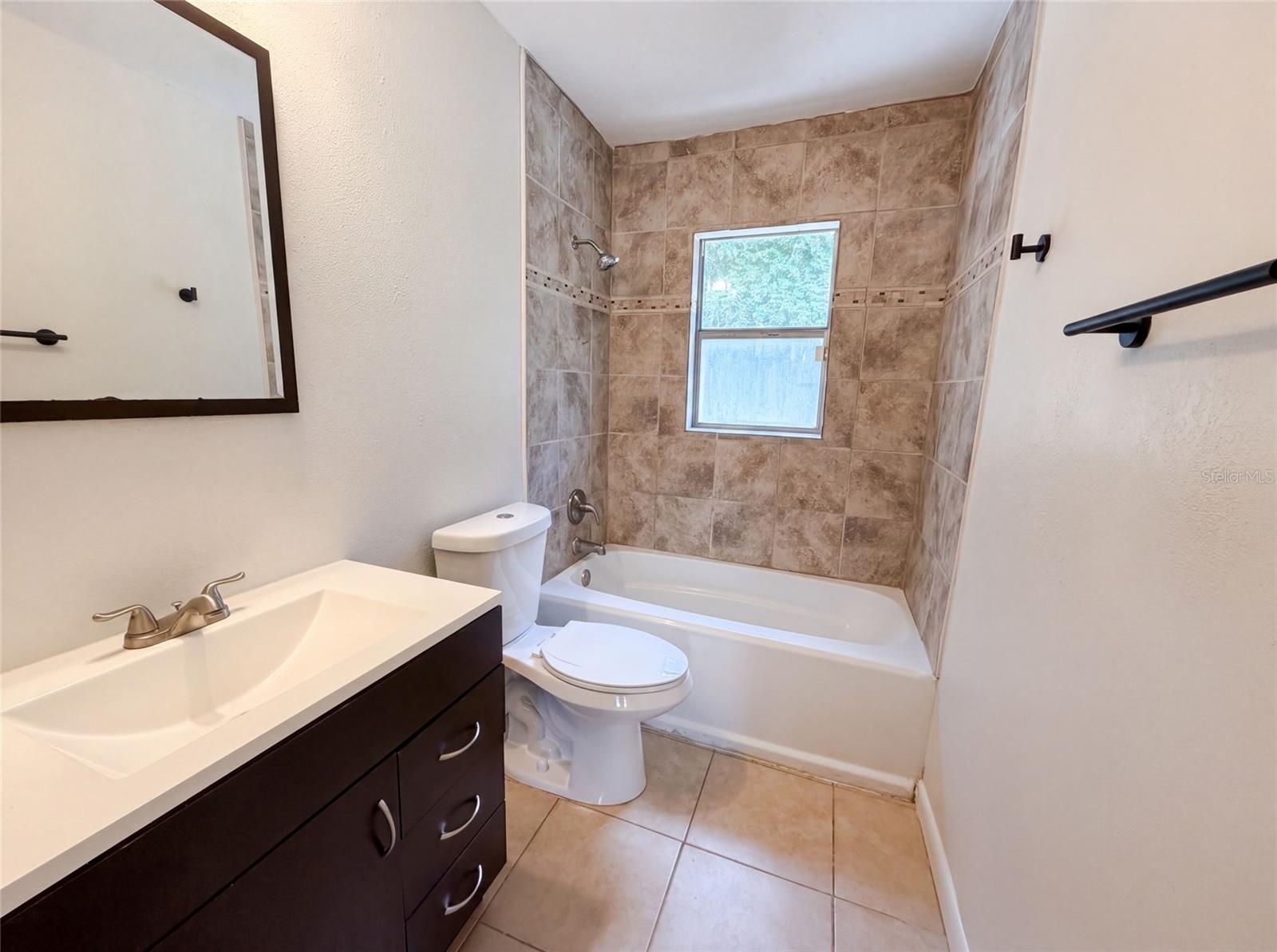 7018 LYNWOOD DR — photo 7