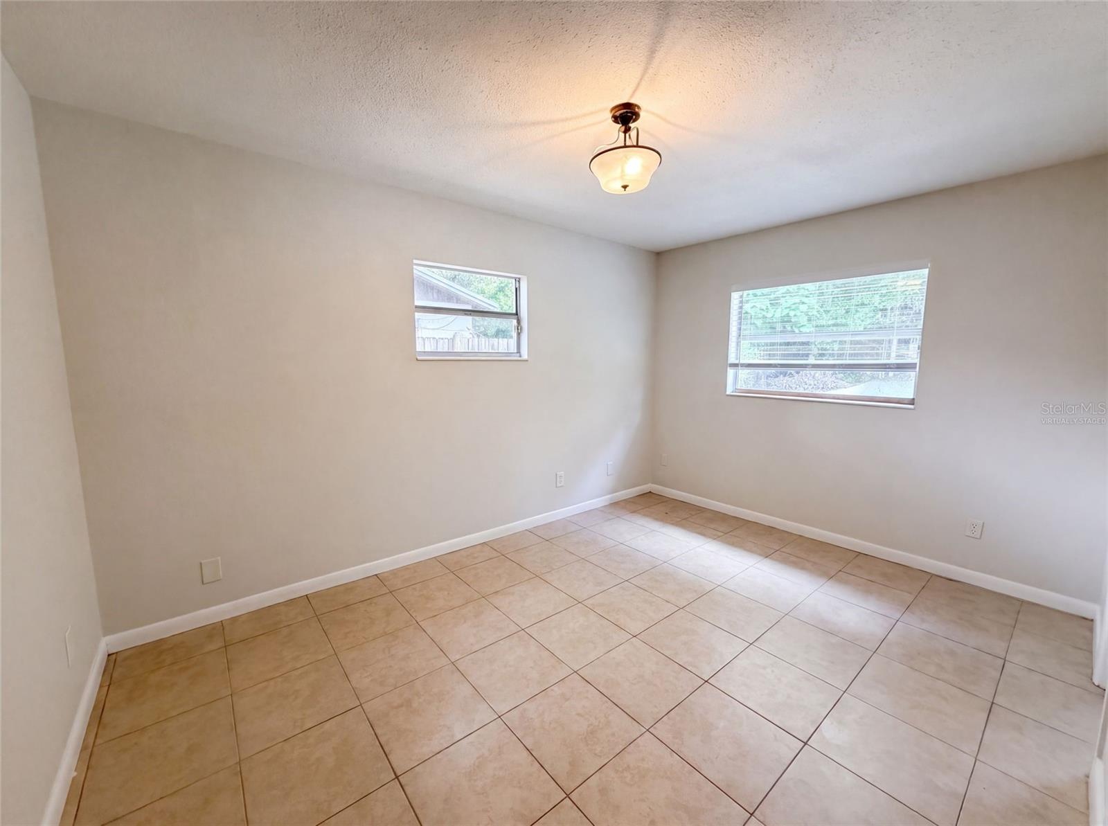 7018 LYNWOOD DR — photo 4