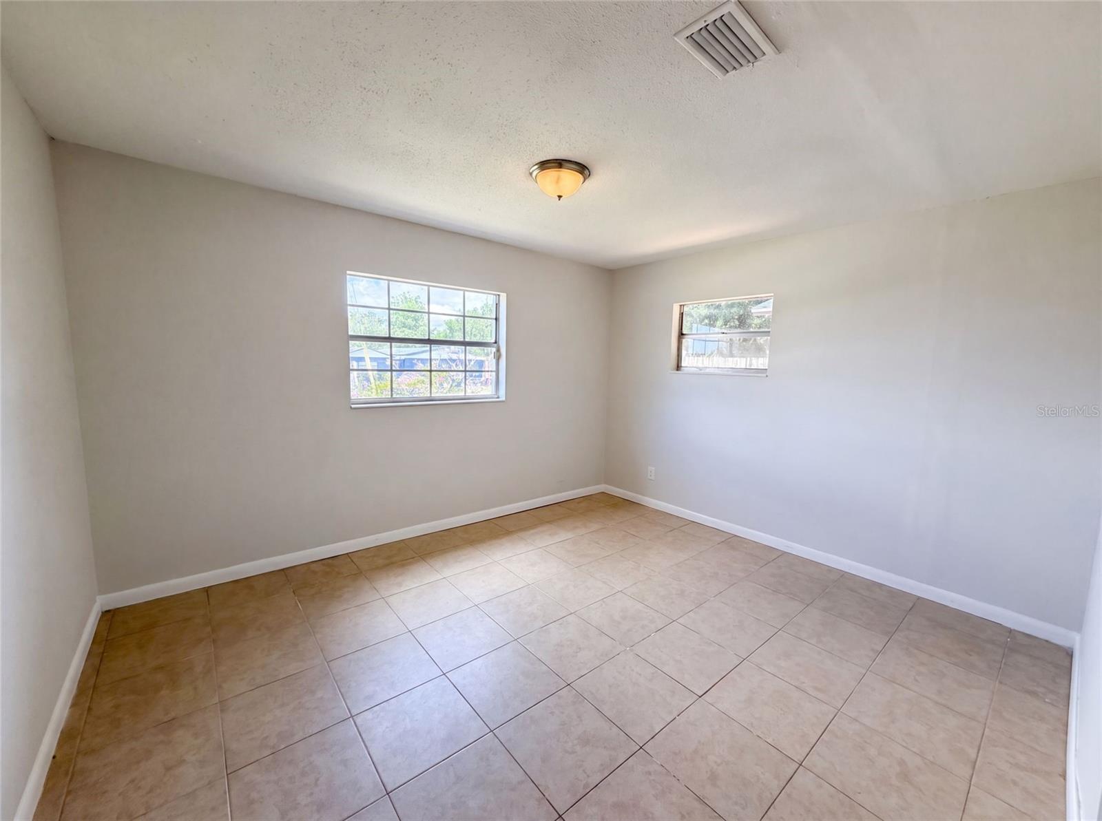7018 LYNWOOD DR — photo 3