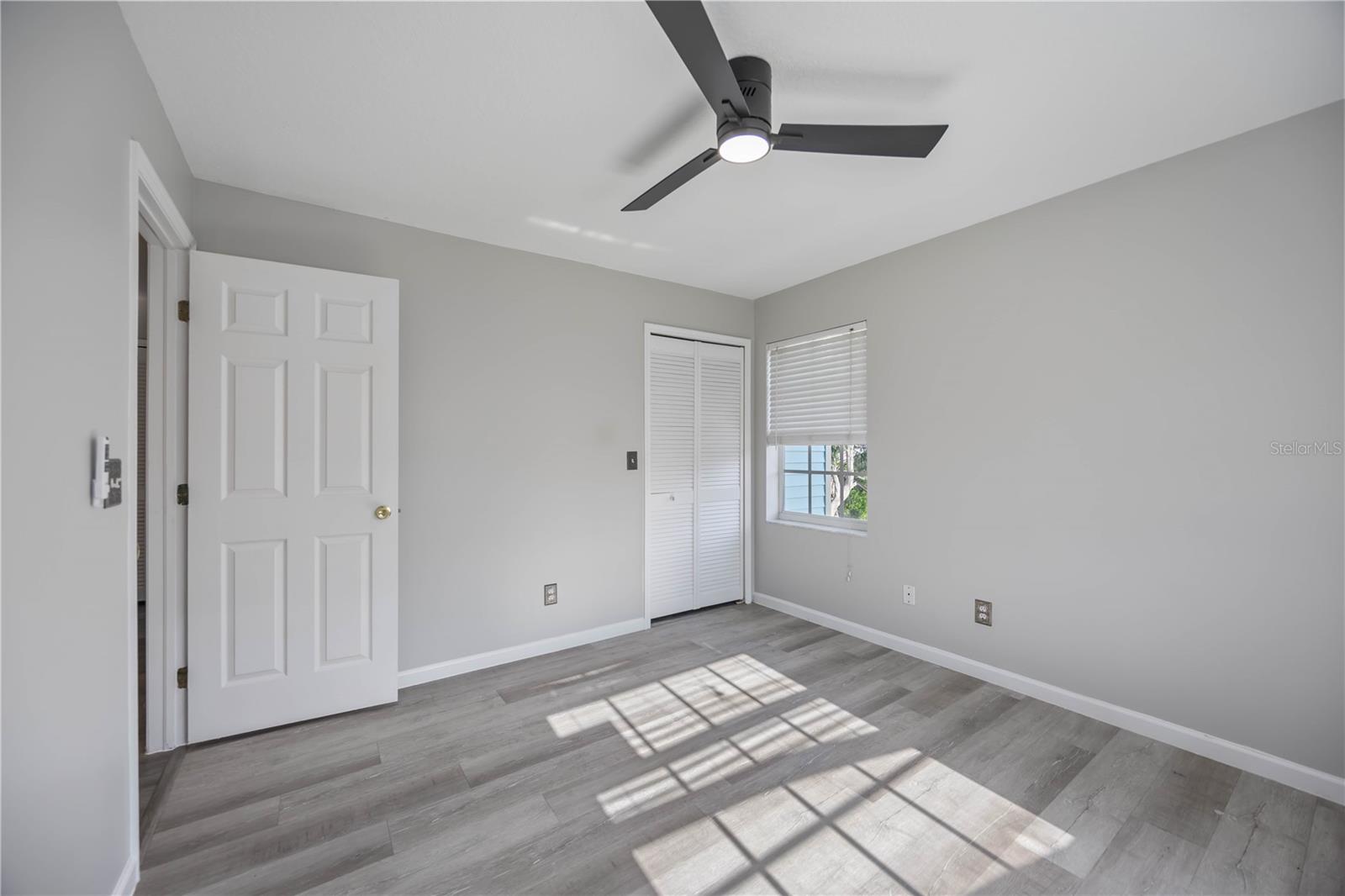 13951 HARBOR VIEW DR — photo 23